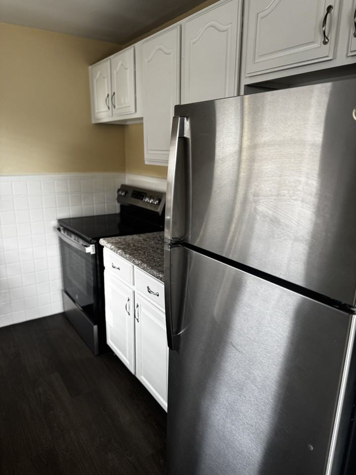 3059 Glenmore Ave #4 - Photo 5 of 11
