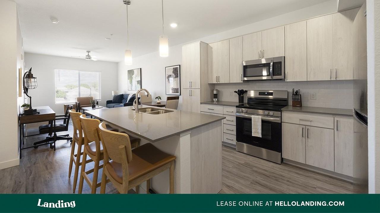 1760 S Crismon Rd - Photo 4 of 50