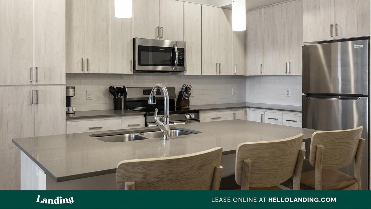 1760 S Crismon Rd - Photo 7 of 50