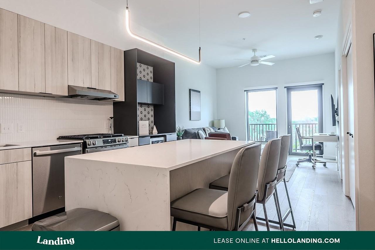 2623 Keene St - Photo 3 of 50