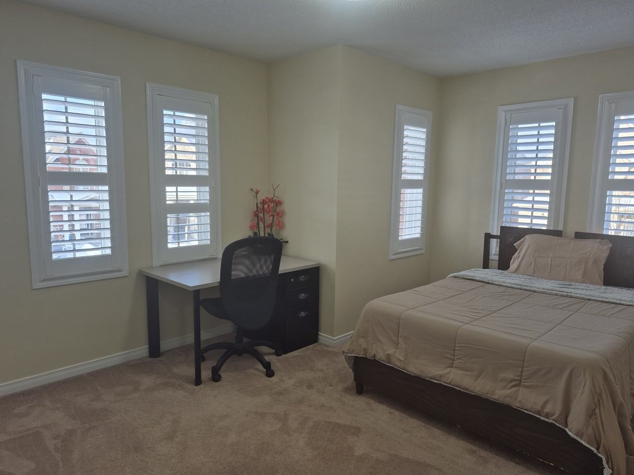 768 Church Street North - Photo 3 of 7