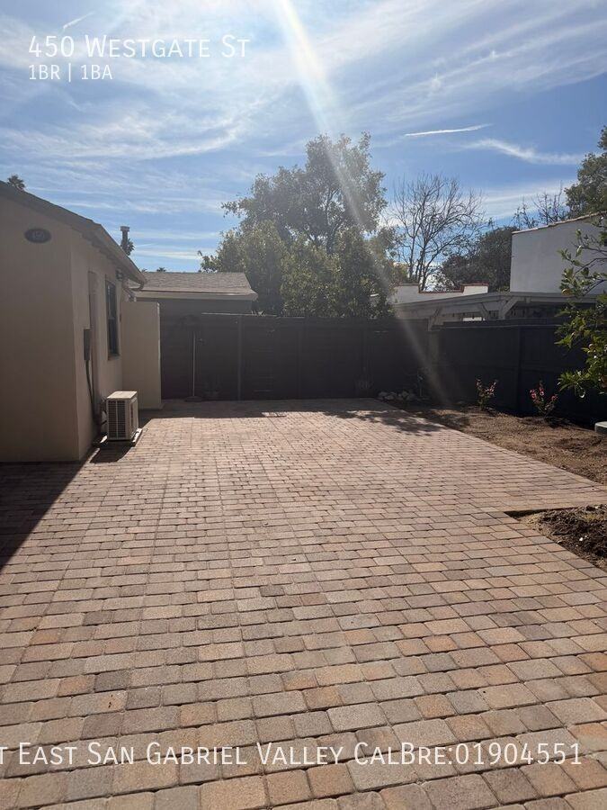 450 Westgate St - Photo 2 of 12