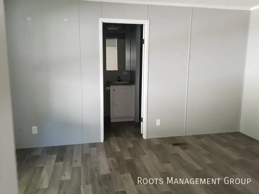 13092 Virginia Dr #25 - Photo 6 of 10