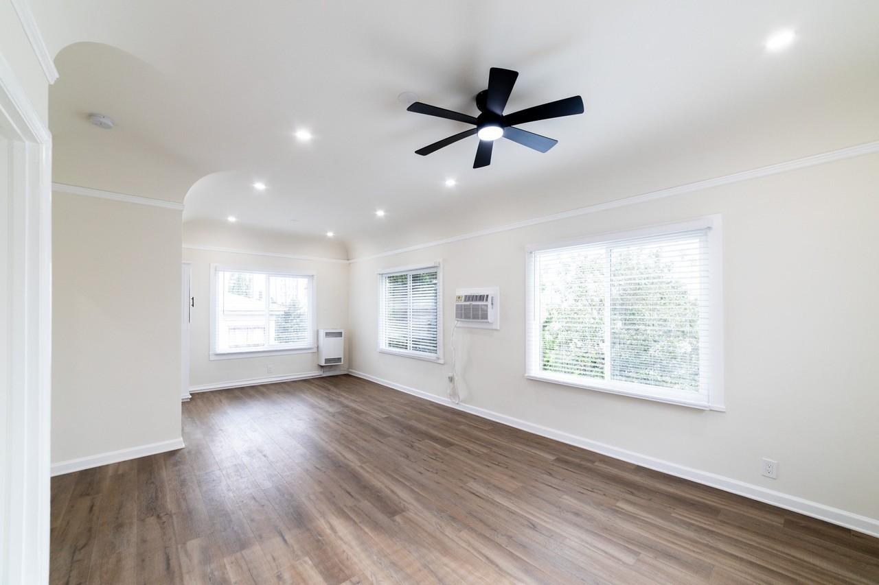 211 N Berendo St #1-2 - Photo 3 of 16