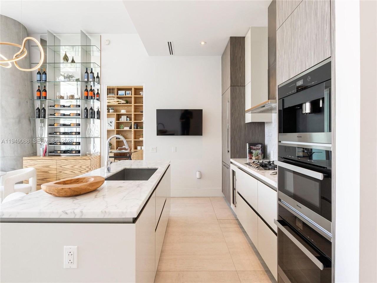 2669 South Bayshore Drive - Photo 4 of 27