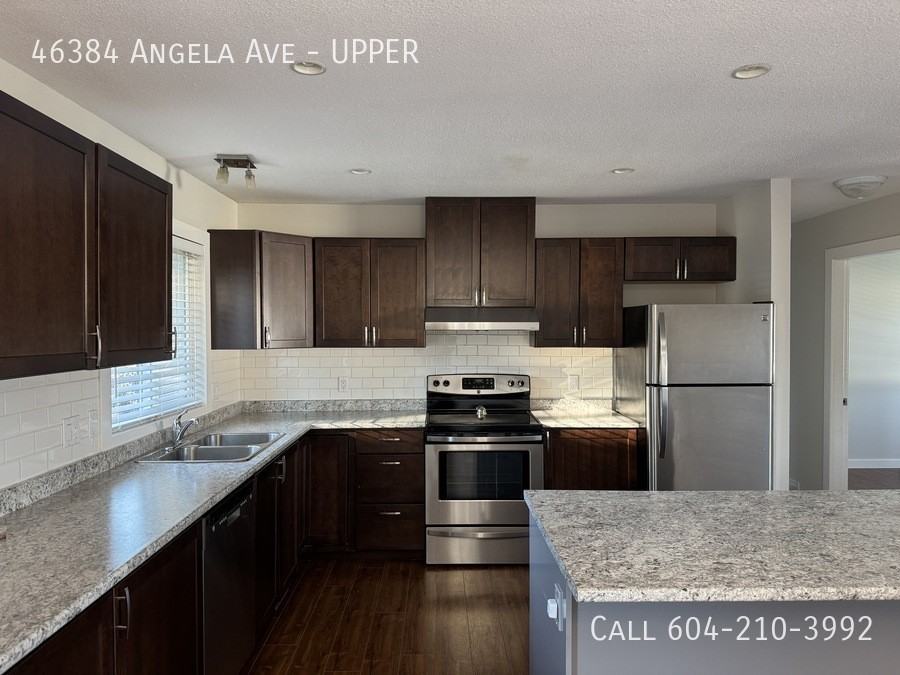 46384 Angela Ave - Photo 2 of 11