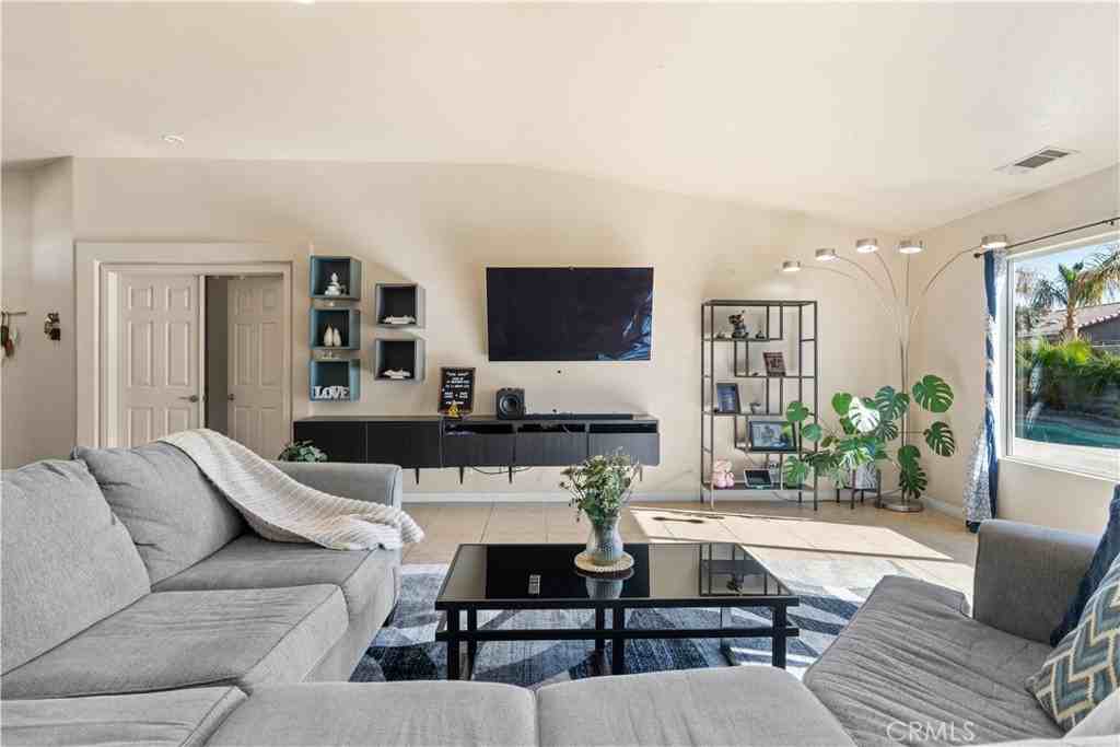 44658 Franklin Ct #44658 - Photo 4 of 32