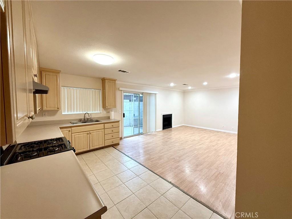 6439 Woodman Ave #6439-1 - Photo 3 of 10