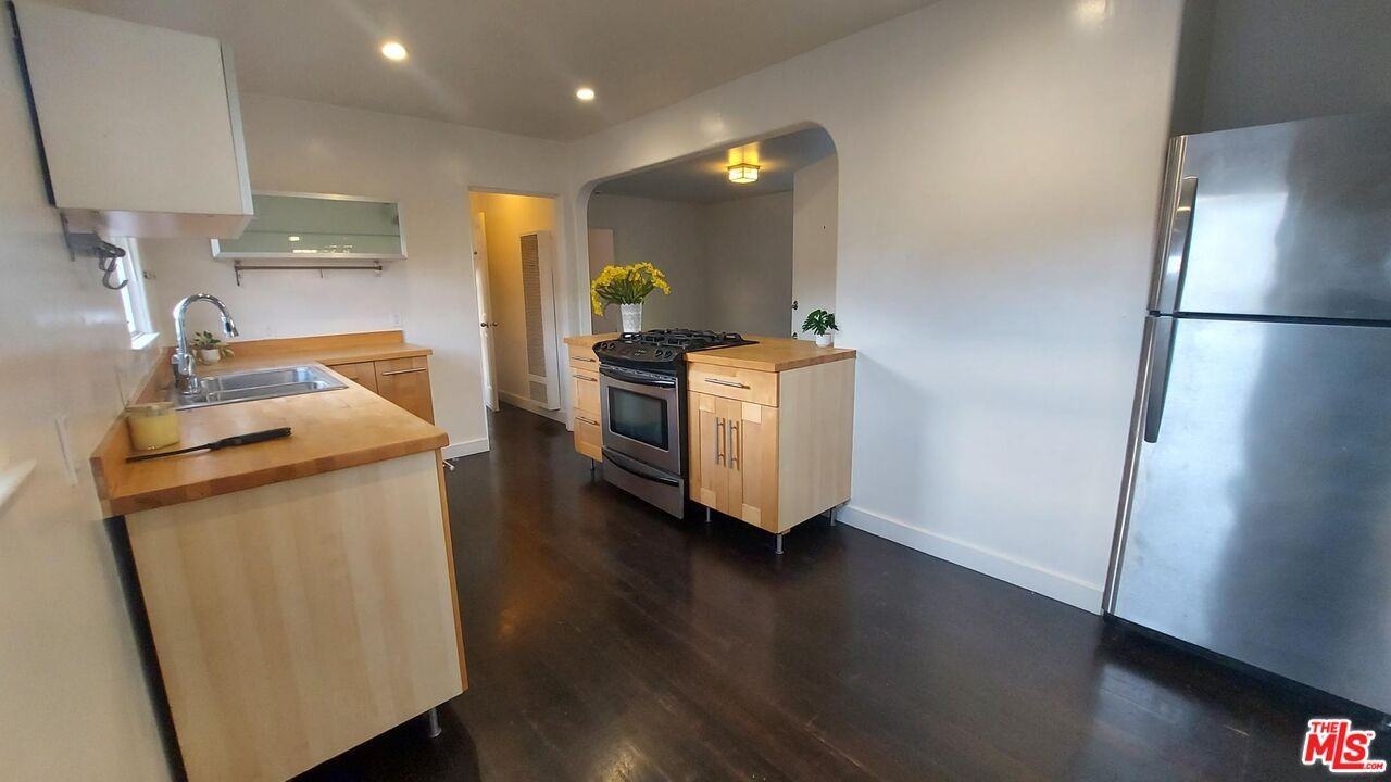 2140 20th St #2140A - Photo 2 of 15