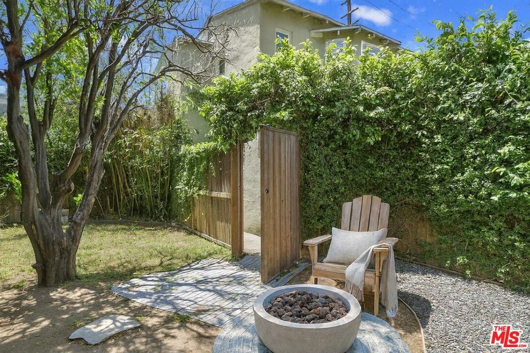 2140 20th St #2140A - Photo 5 of 15