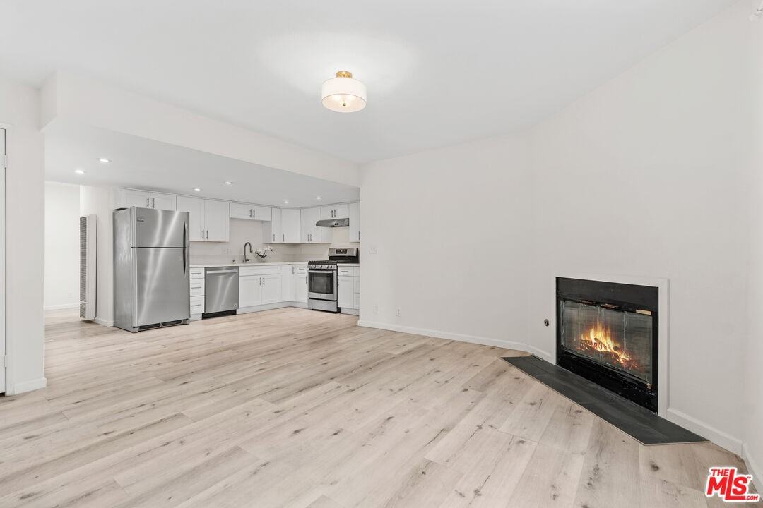 1802 Purdue Ave #1802B - Photo 2 of 16