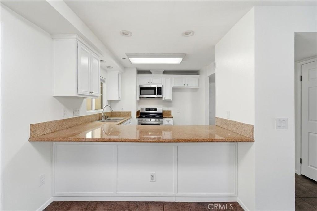 15150 Rayen St #15150 - Photo 4 of 33