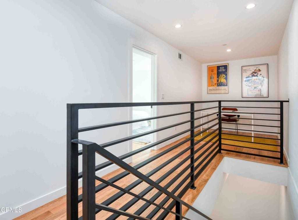 2325 Langdale Ave #2325 - Photo 2 of 33