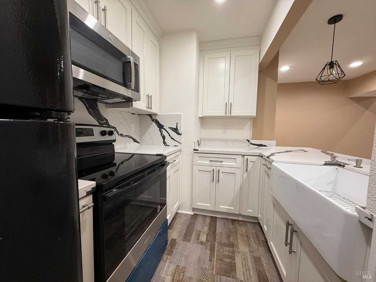 666 Belvedere Dr #666 - Photo 2 of 23