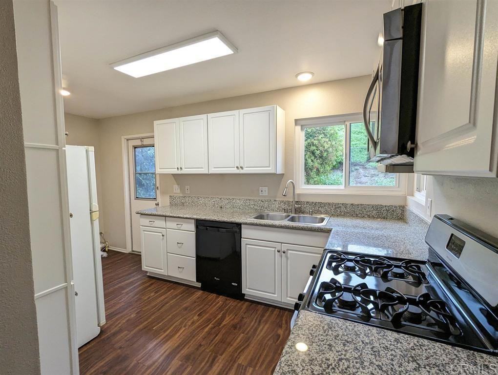 4536 Beverly Glen Dr #4536 - Photo 5 of 14