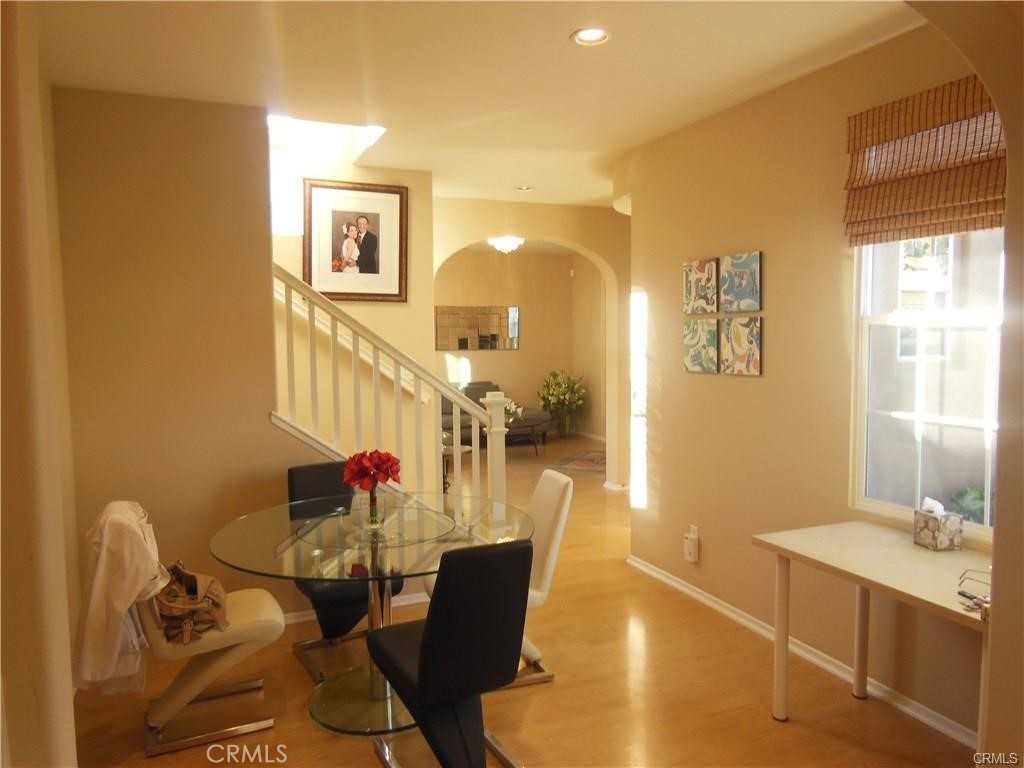 25 Sonata St #25 - Photo 3 of 10