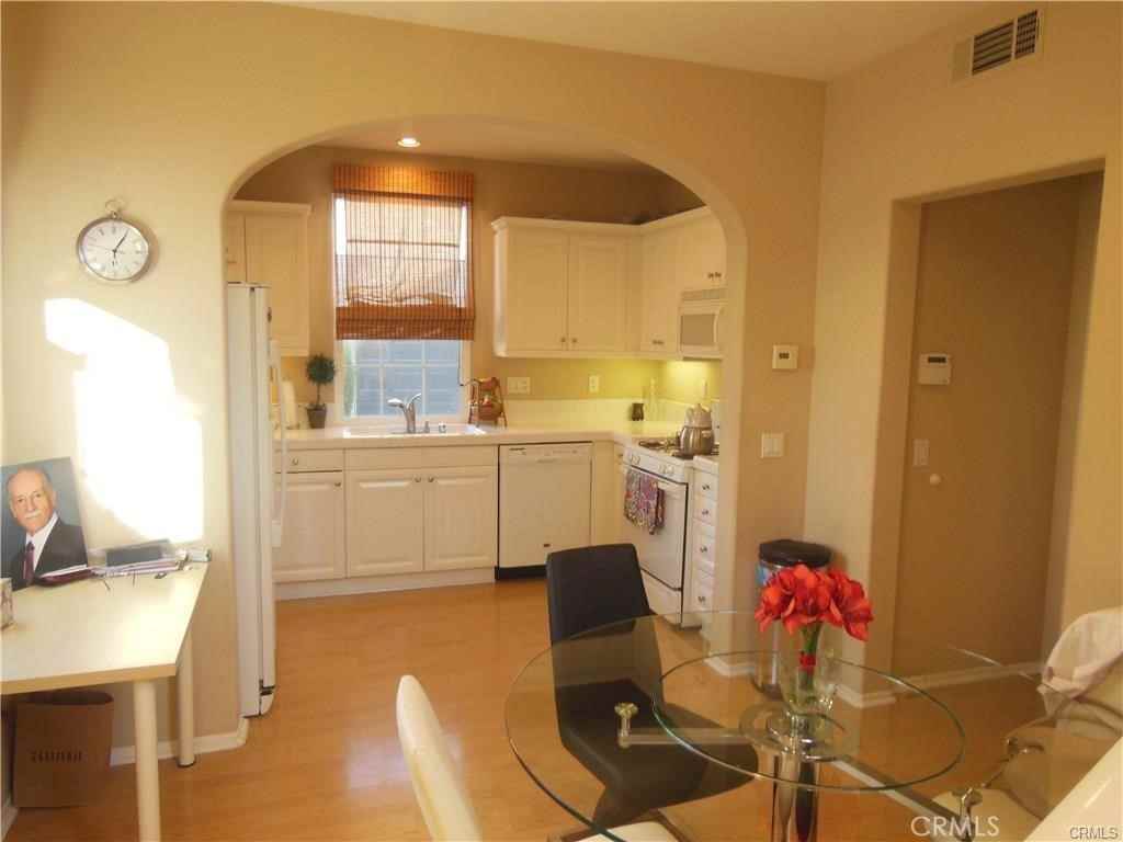 25 Sonata St #25 - Photo 4 of 10