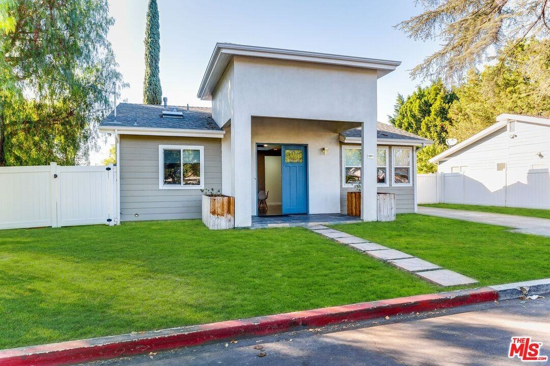 16001 Wyandotte St #16001 - Photo 3 of 33