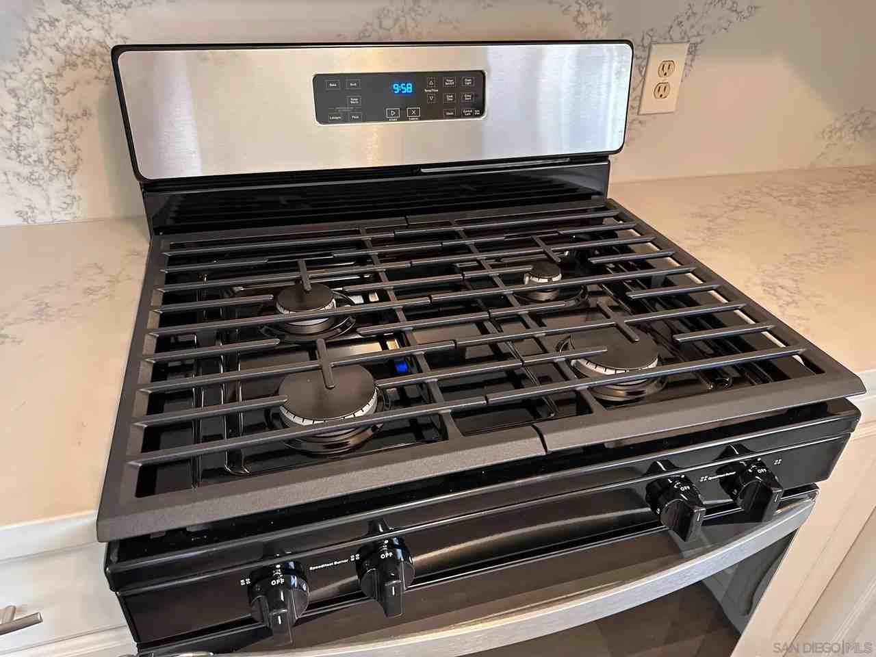 5506 Gables St #5506A - Photo 5 of 10