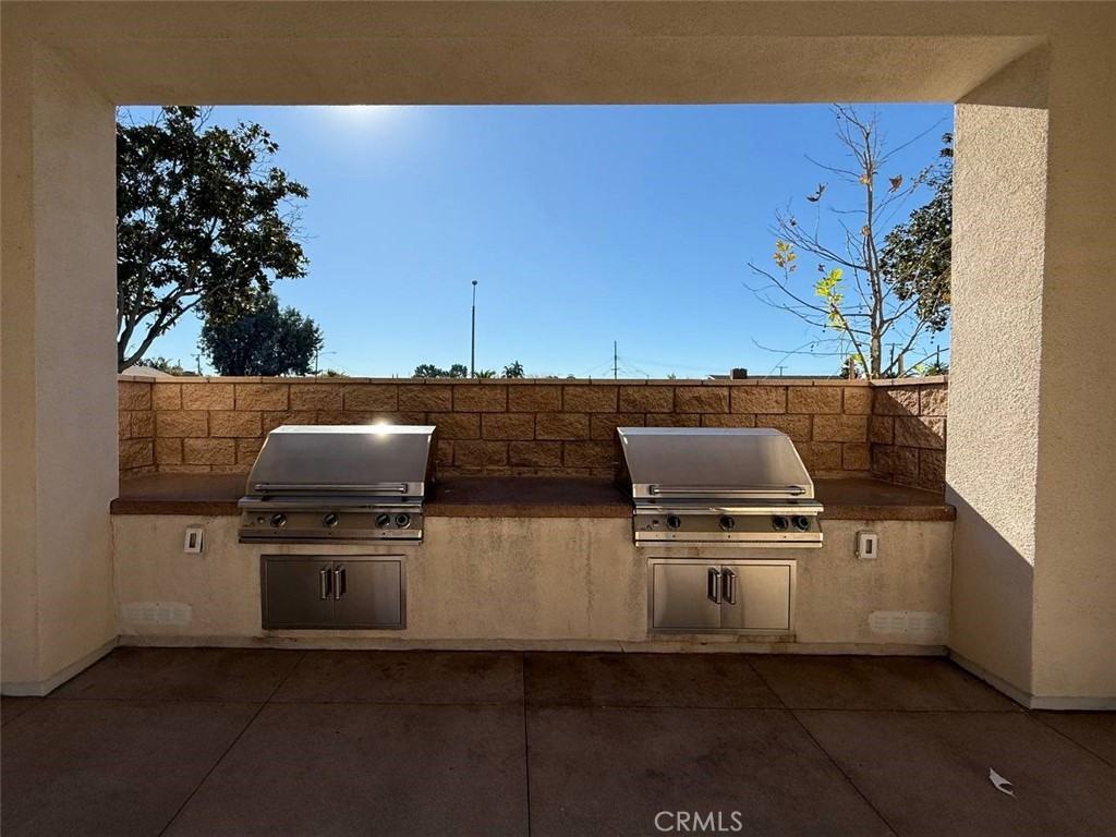 2317 W Broadway #2317-35 - Photo 3 of 15