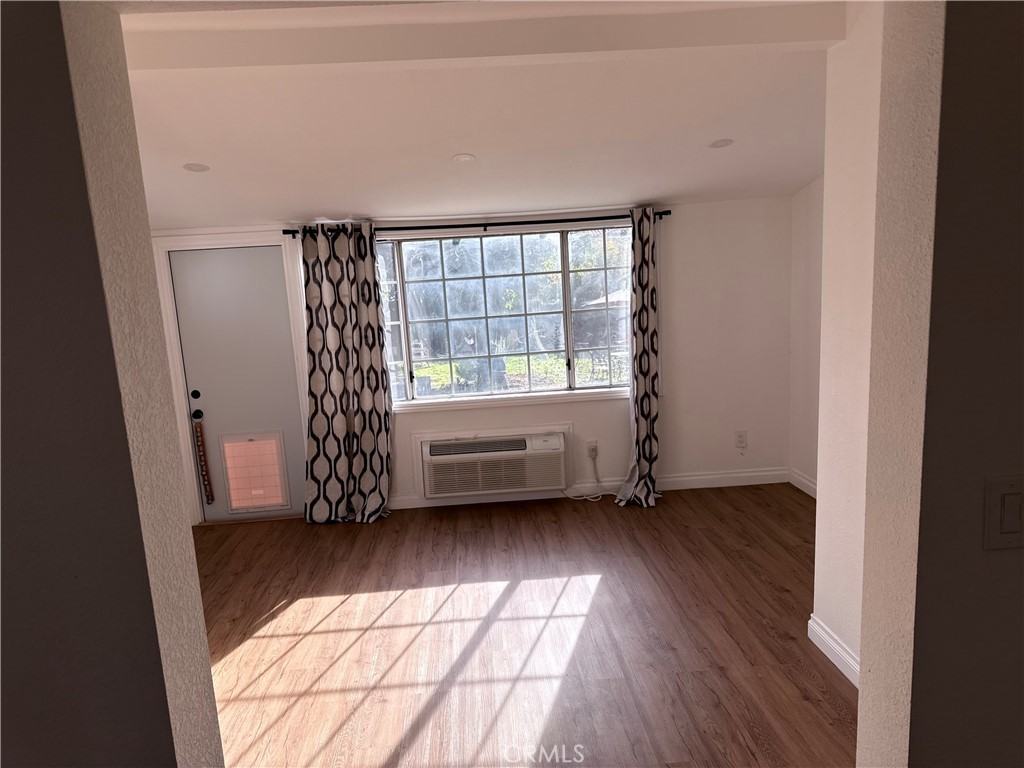 826 E Elmwood Ave #826 - Photo 3 of 8