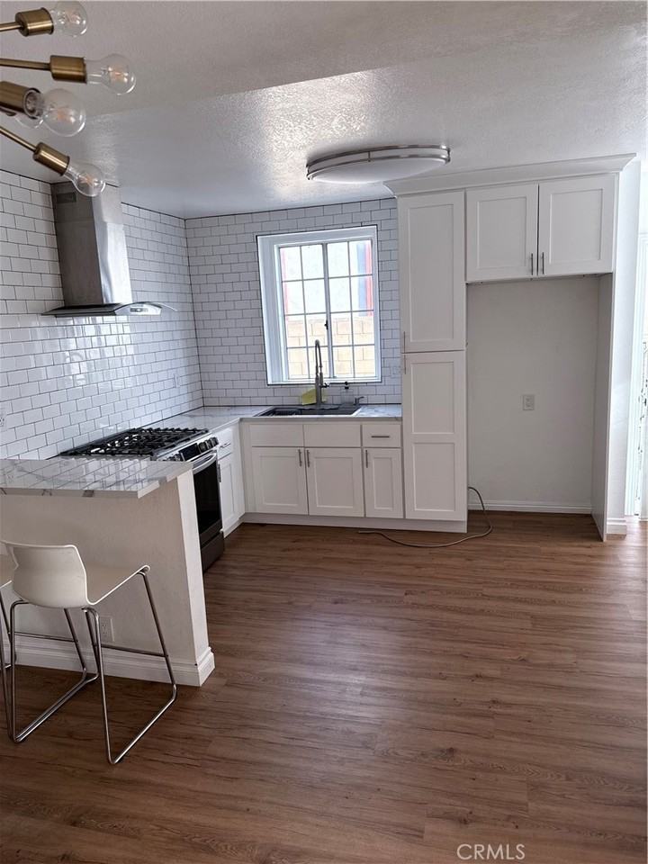 826 E Elmwood Ave #826 - Photo 4 of 8