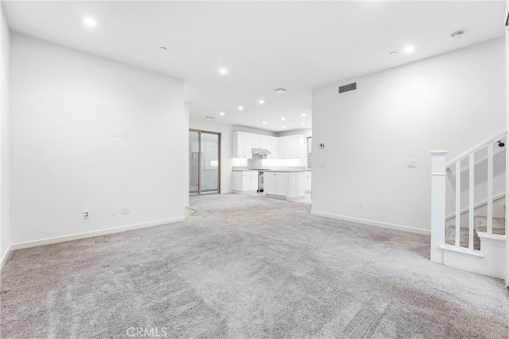 125 Messenger #125 - Photo 7 of 19