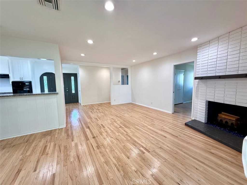 22051 San Miguel St #22051 - Photo 3 of 18