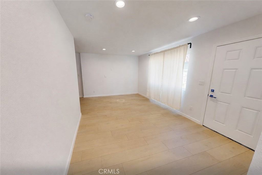 5637 Redwood Ave #5637B - Photo 2 of 12