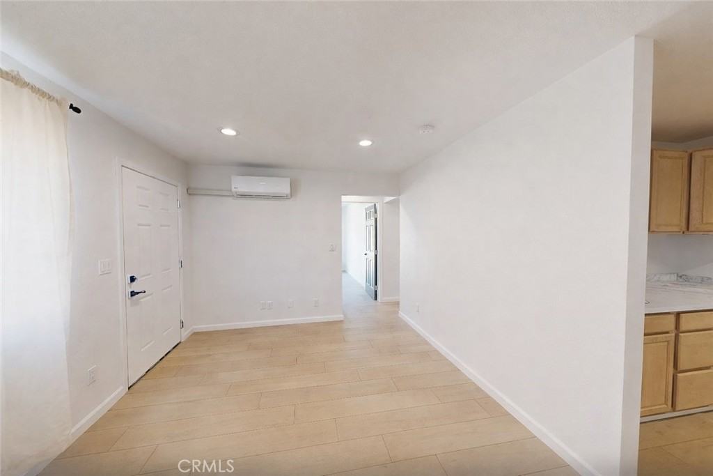 5637 Redwood Ave #5637B - Photo 7 of 12