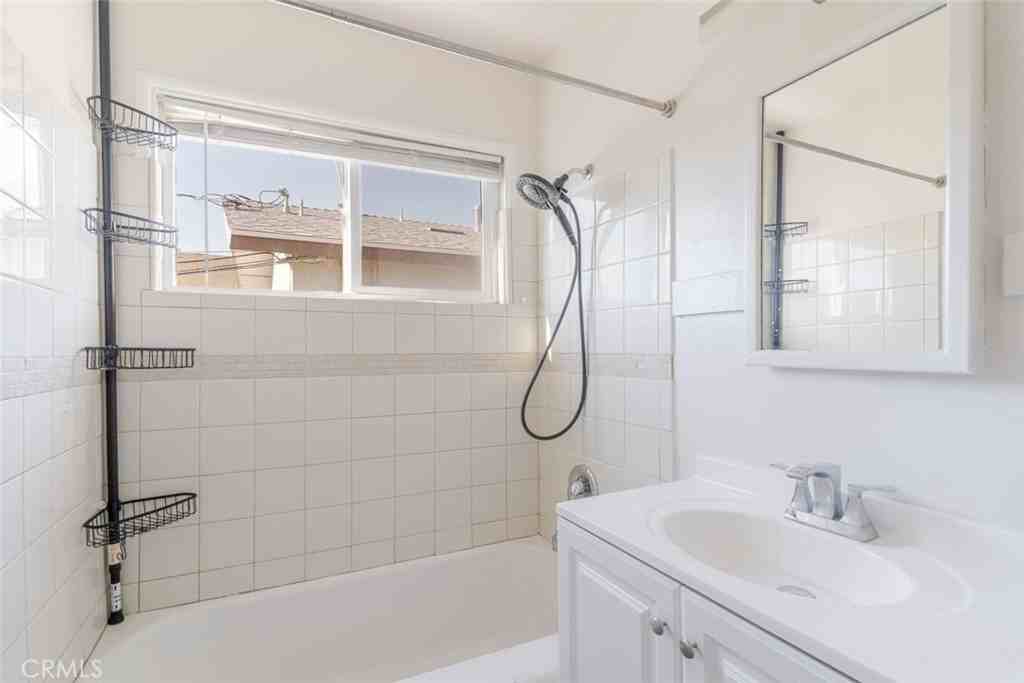 630 E Cedar Ave #630C - Photo 3 of 19