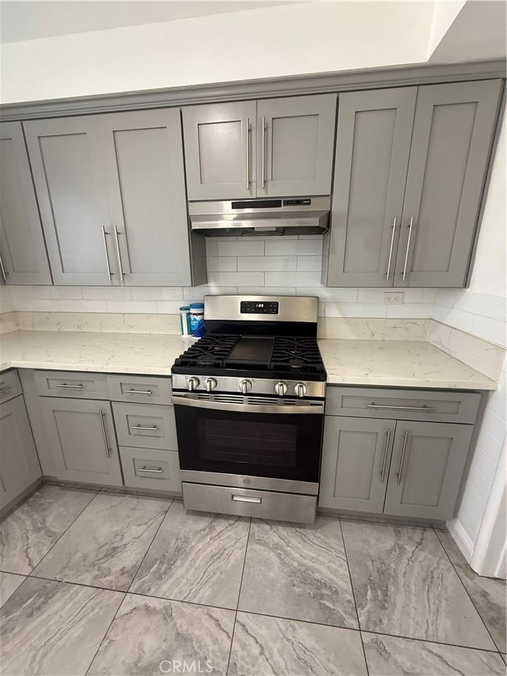 3822 W 184th St #3822 - Photo 6 of 33