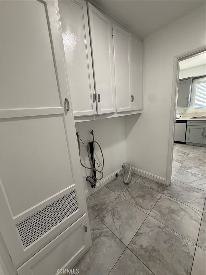 3822 W 184th St #3822 - Photo 7 of 33