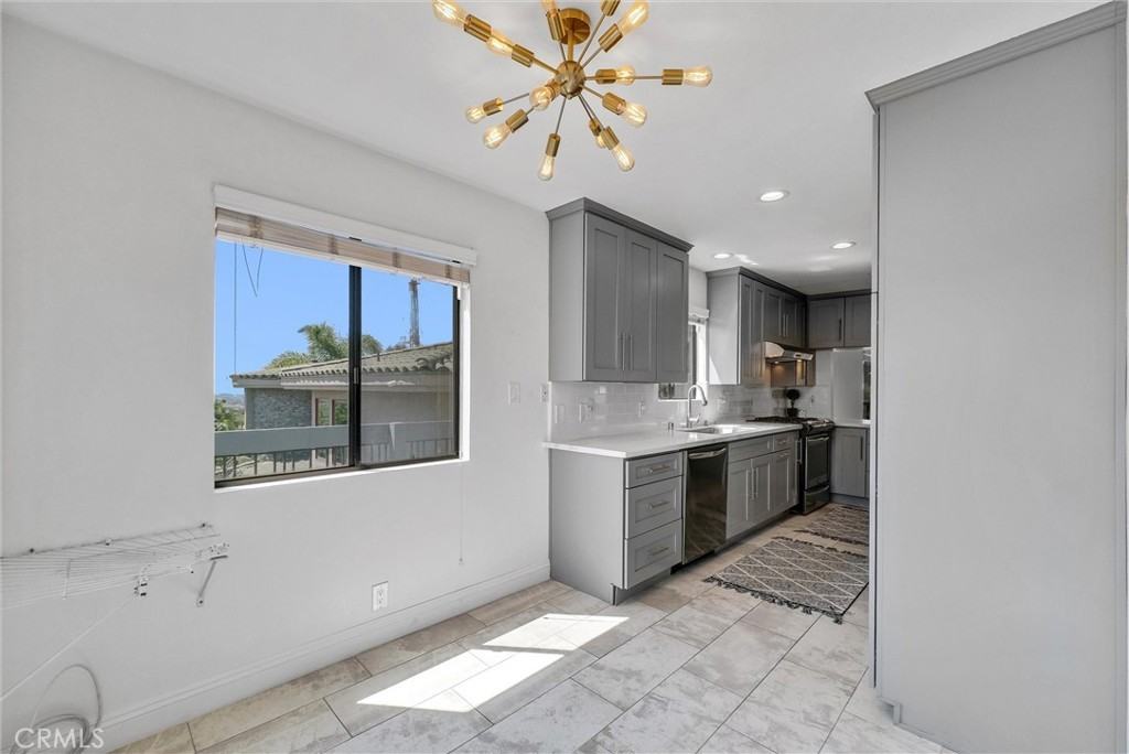 2215 Molino Ave #2215B - Photo 5 of 44