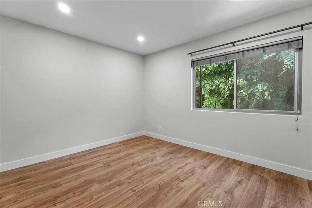 6752 Hillpark Dr #6752-303 - Photo 6 of 25