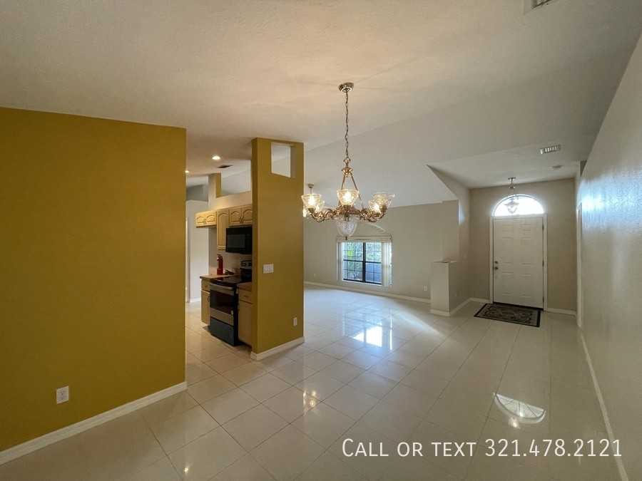 611 Americana Blvd Ne - Photo 4 of 34