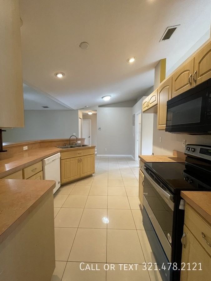 611 Americana Blvd Ne - Photo 5 of 34