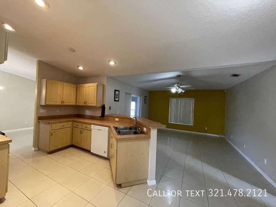 611 Americana Blvd Ne - Photo 6 of 34