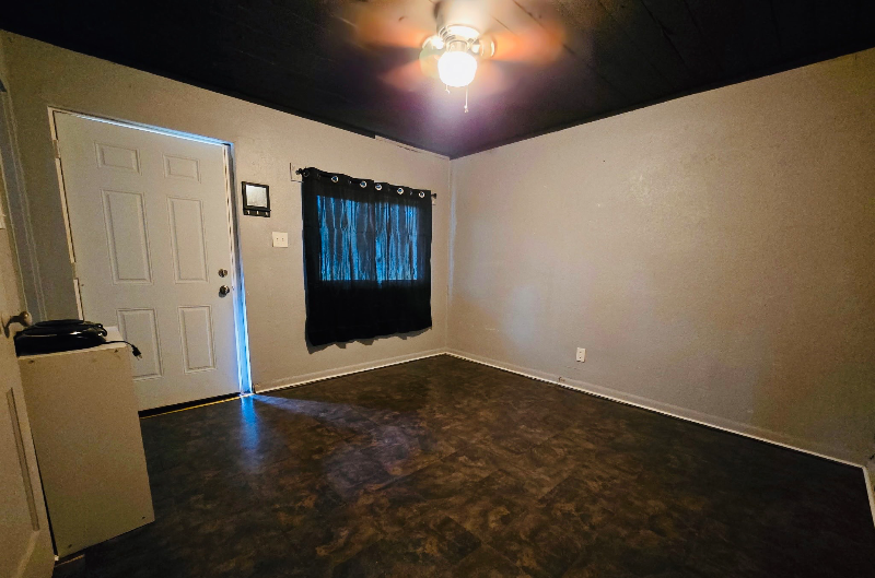 8010 Se Us Hwy #2A - Photo 3 of 7