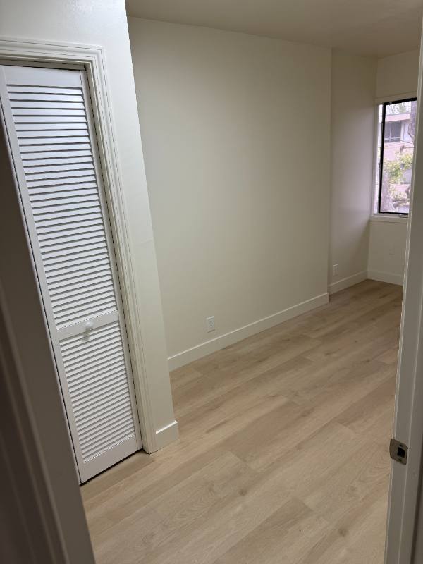 2480 Virginia St #8 - Photo 5 of 18