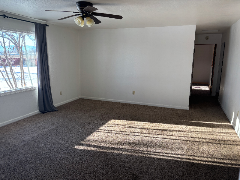 440 Ronda Rd - Photo 7 of 20