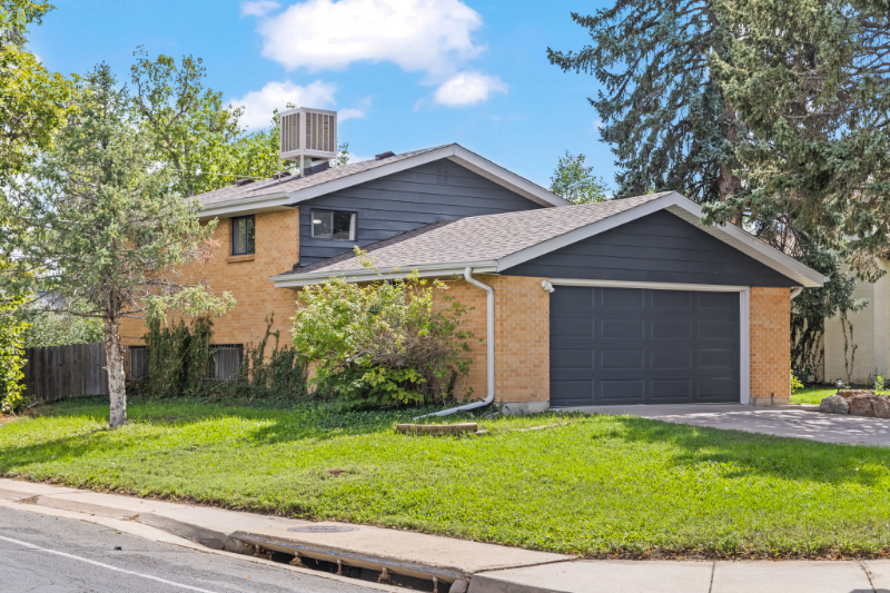 390 Scranton St - Photo 2 of 4