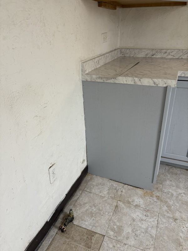 1910 Maple St - Photo 5 of 12