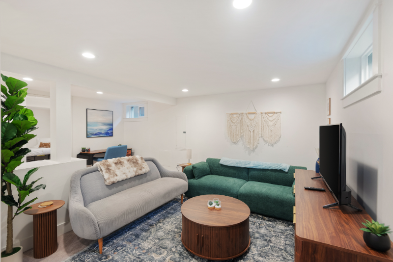 9438 N Portsmouth Ave #B - Photo 6 of 8