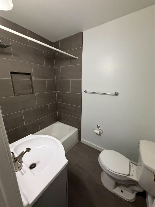 568 Wilson Bridge Dr #D2 - Photo 3 of 11