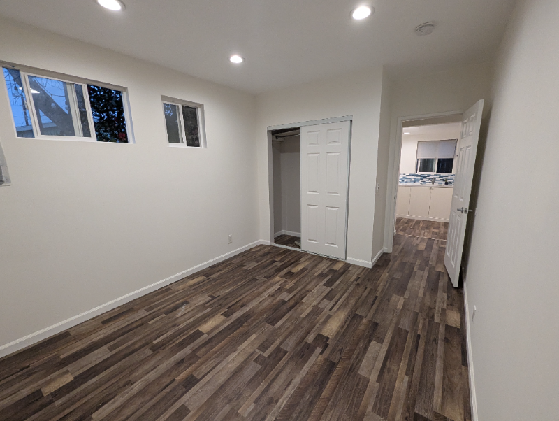 7500 Yarmouth Ave - Photo 5 of 8