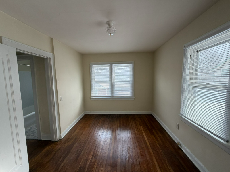 1320 Broad Blvd - Photo 4 of 9