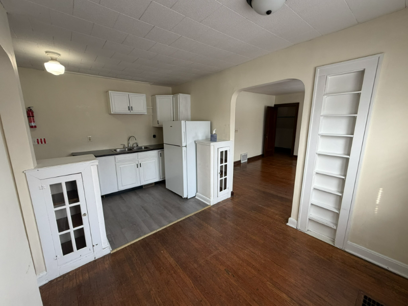 1320 Broad Blvd - Photo 5 of 9