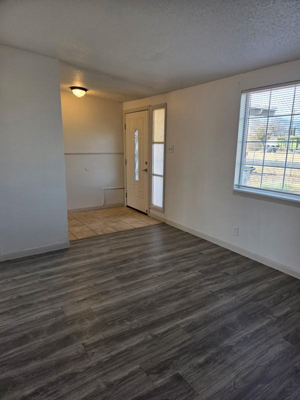 5620 Salem Dr - Photo 5 of 14