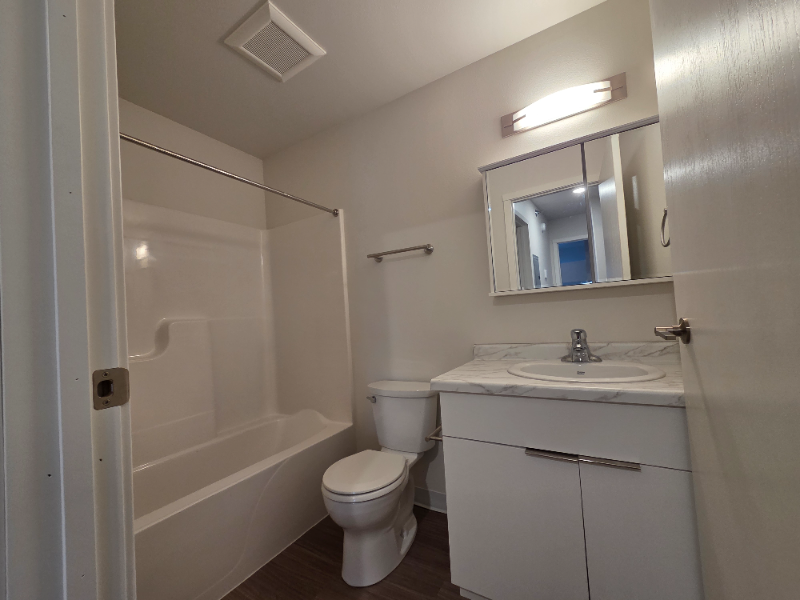 211 1St Ave Nw Hankinson Nd #4 - Photo 6 of 8